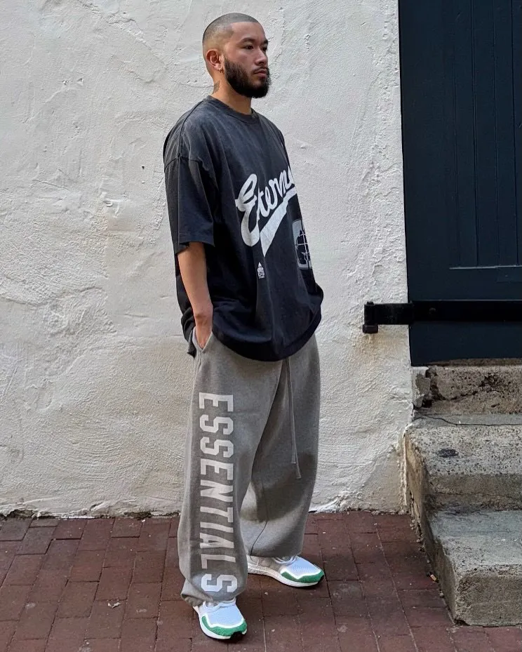 SAINT Mxxxxxx × FEAR OF GOD FG_SS TEE/SNT OF GOD/BLK 25SS Heavy FOG collaboration SAINT OF GOD prayer short sleeves Washed black S-XL This season's heavy collaboration FOG manager JERRY personally carries the goods SAINT OF GOD series collaboration has gained quite a buzz Customized original co-branded main label/wash label Top-notch printing technology Uses front and rear silver sand and cracked pulp Deep restoration